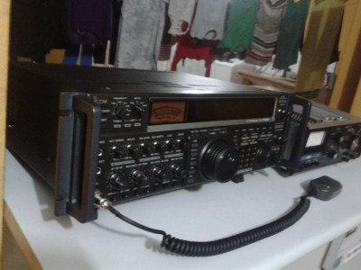 ICOM 775 DSP TRANSCEIVER — Miniatura 3