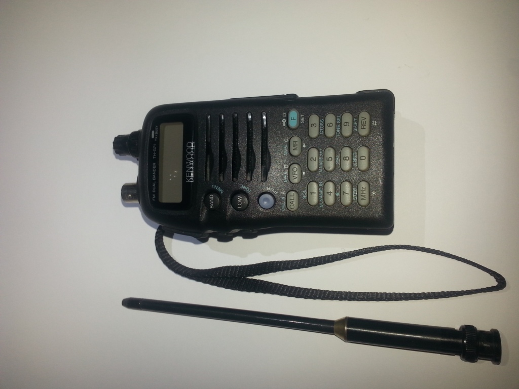 HT Kenwood TH-G71 Dual-Band vendido — Foto 3