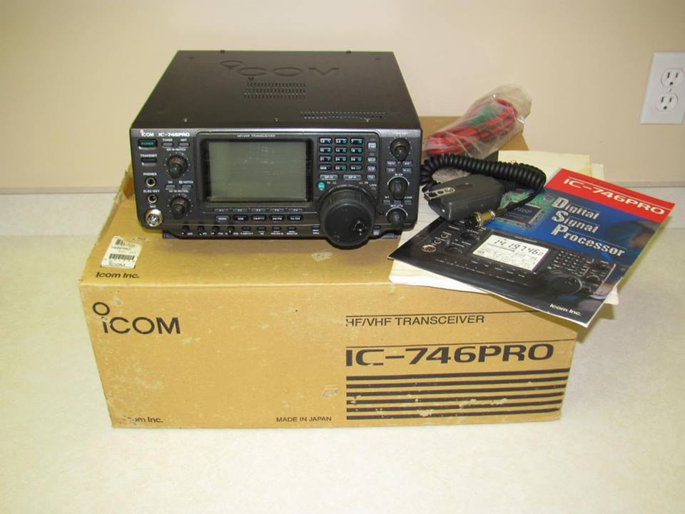 Rádio Icom 746 Pro na Caixa — Foto 1