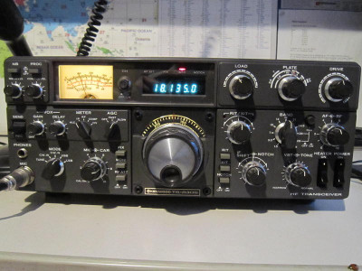 Kenwood TS-830 em estado de zero