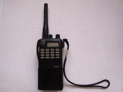 Rádio HT YAESU FT-705 430 MHz Excelente Estado