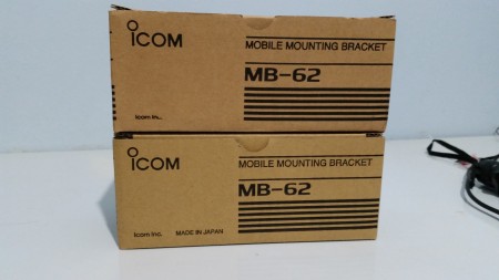 MB-62 Icom Suporte — Foto 1