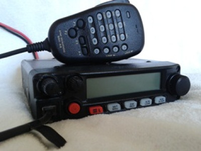 RADIO VHF FT-1900  YAESU 500,00 + frete