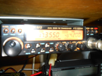 Vendo Yaesu FT5200 com frente removível