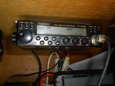 Vendo Yaesu FT5200 com frente removível — Miniatura 2