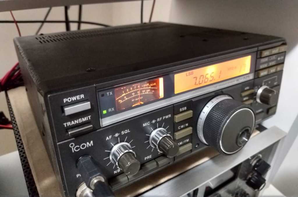 HF ICOM IC-725 — Foto 2