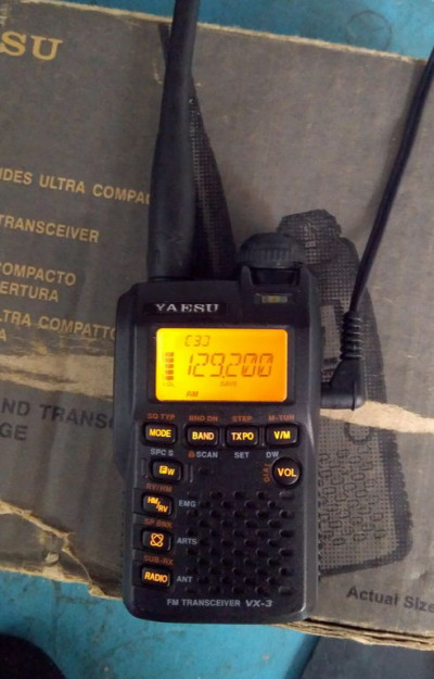Vendo HT Yaesu VX-3R — Miniatura 2