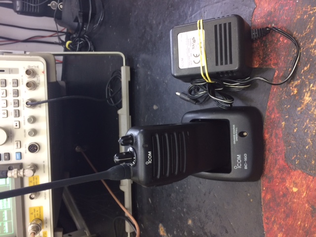 HT ICOM IC-F24 UHF COMPLETO
